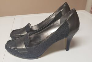 Anne Klein Women’s Two-Tone Grey Penny Loafer High Heels Size 10M Pre-Owned Good